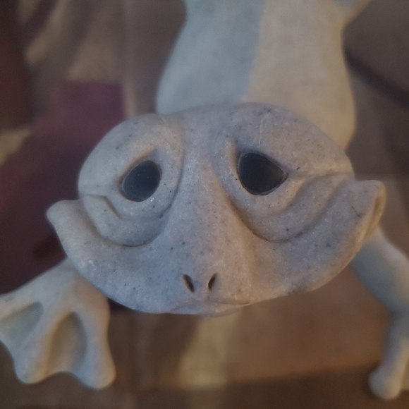 Faux stone looking cute goofy frog statute - Picture 2 of 4